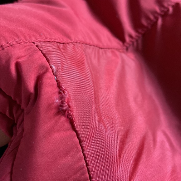 Red puffer winter jacket in size L - Picture 7 of 13